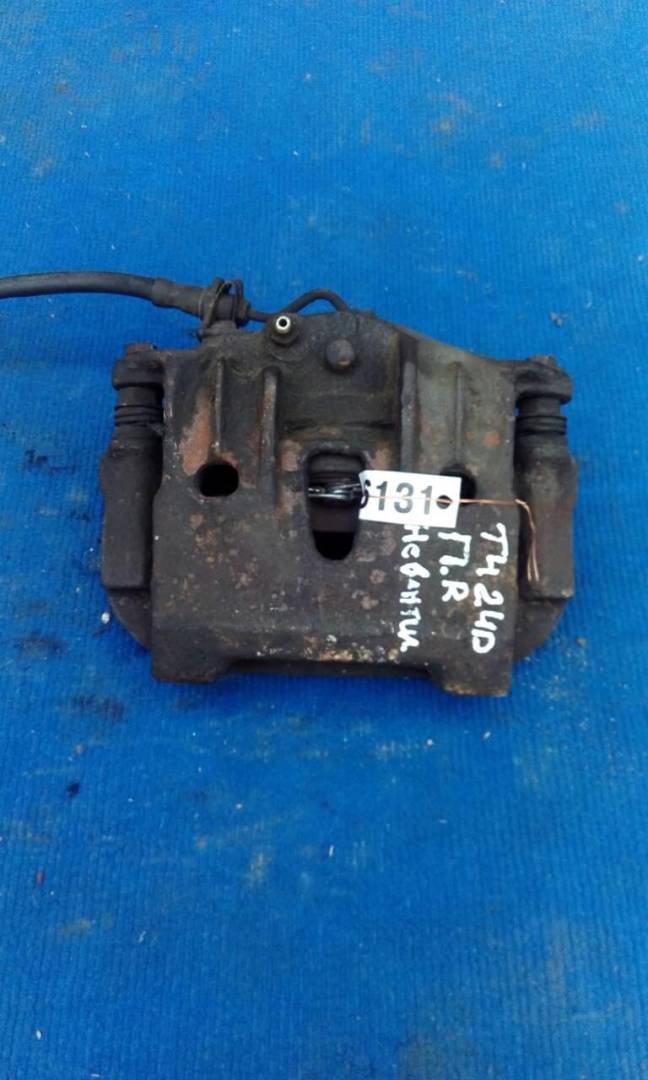 суппорт передний правый Volkswagen Transporter T4 1991, 2.4 л., D, дизель, МКПП - фото №1