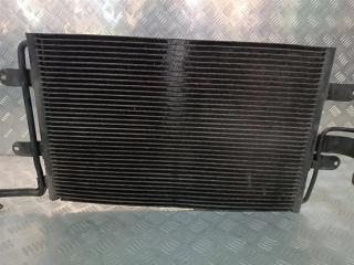 радиатор кондиционера Volkswagen Golf 4 поколение 2000, 1.6 л., i, бензин, 1J0820411D