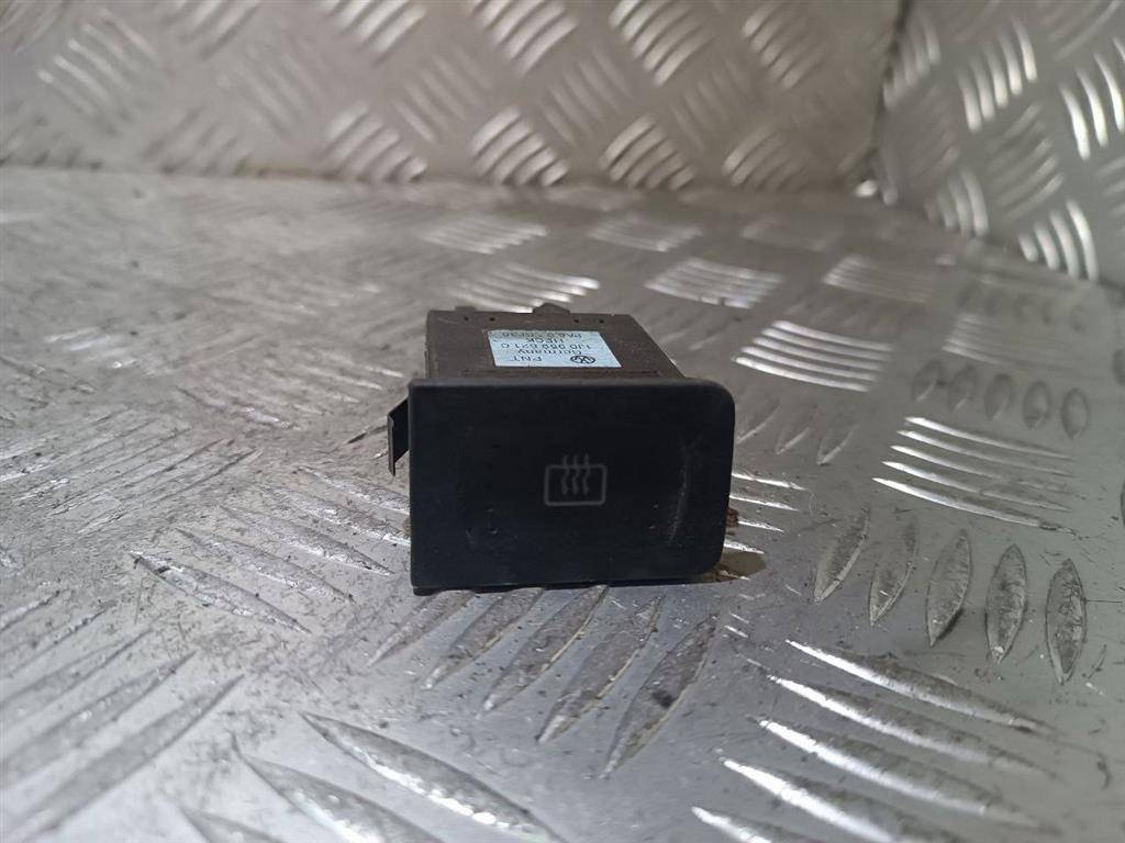 кнопка обогрева заднего стекла Volkswagen Golf 4 поколение 1999, 1J0959621C - фото №1