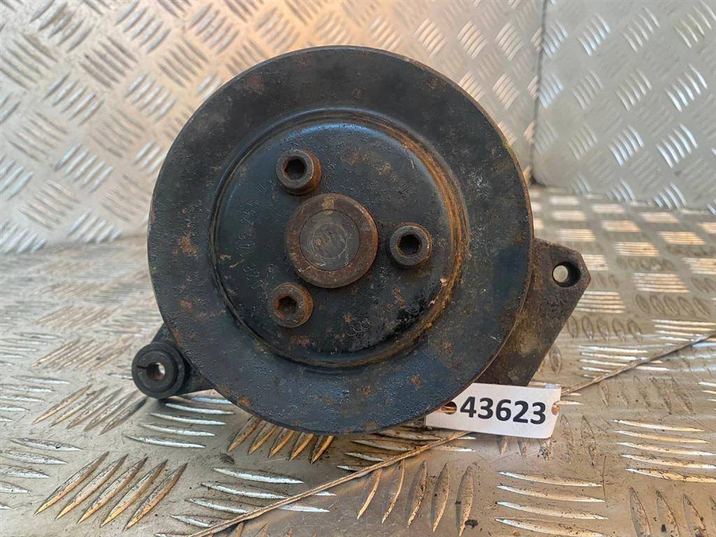 насос гидроусилителя руля Audi 80 8C/B4 1994, 2.0 л., i, бензин, 050145155A - фото №1