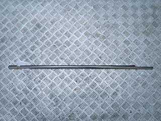 молдинг стекла двери задней Volkswagen Touareg 1 поколение 2006, 2.5 л., TDi, BAC, дизель, АКПП, черный, полный привод, правый руль