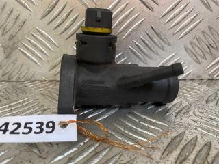 фланец (тройник) системы охлаждения Volkswagen Sharan 1 поколение 1998, 1.9 л., TDi, дизель, 028121132A