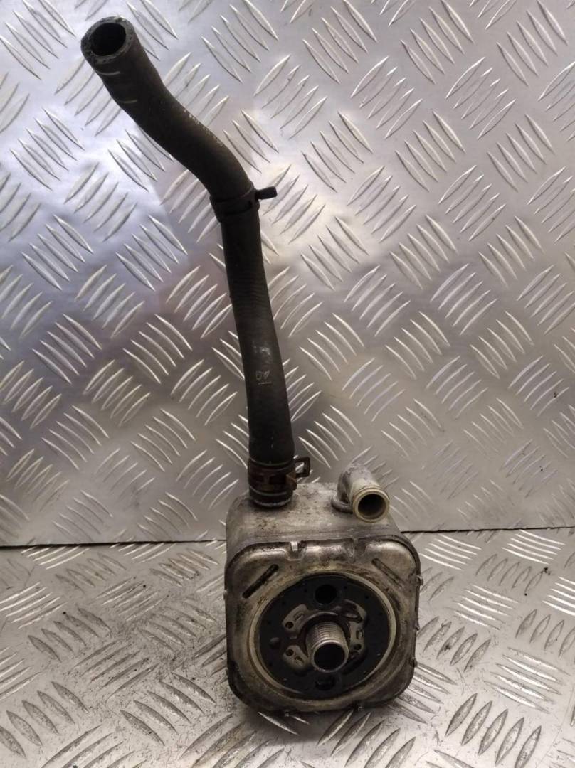 теплообменник масляного фильтра Audi A4 B6 2003, 2.5 л., TDi, дизель, 059117021B - фото №1