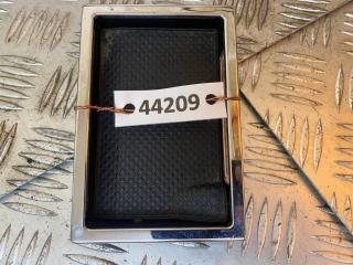 пепельница Volkswagen Touareg 1 поколение [рестайлинг] 2008, 3.0 л., TDi, BKS, дизель, АКПП, чёрный, внедорожник 5 дв., полный привод, правый руль, 7L6857311