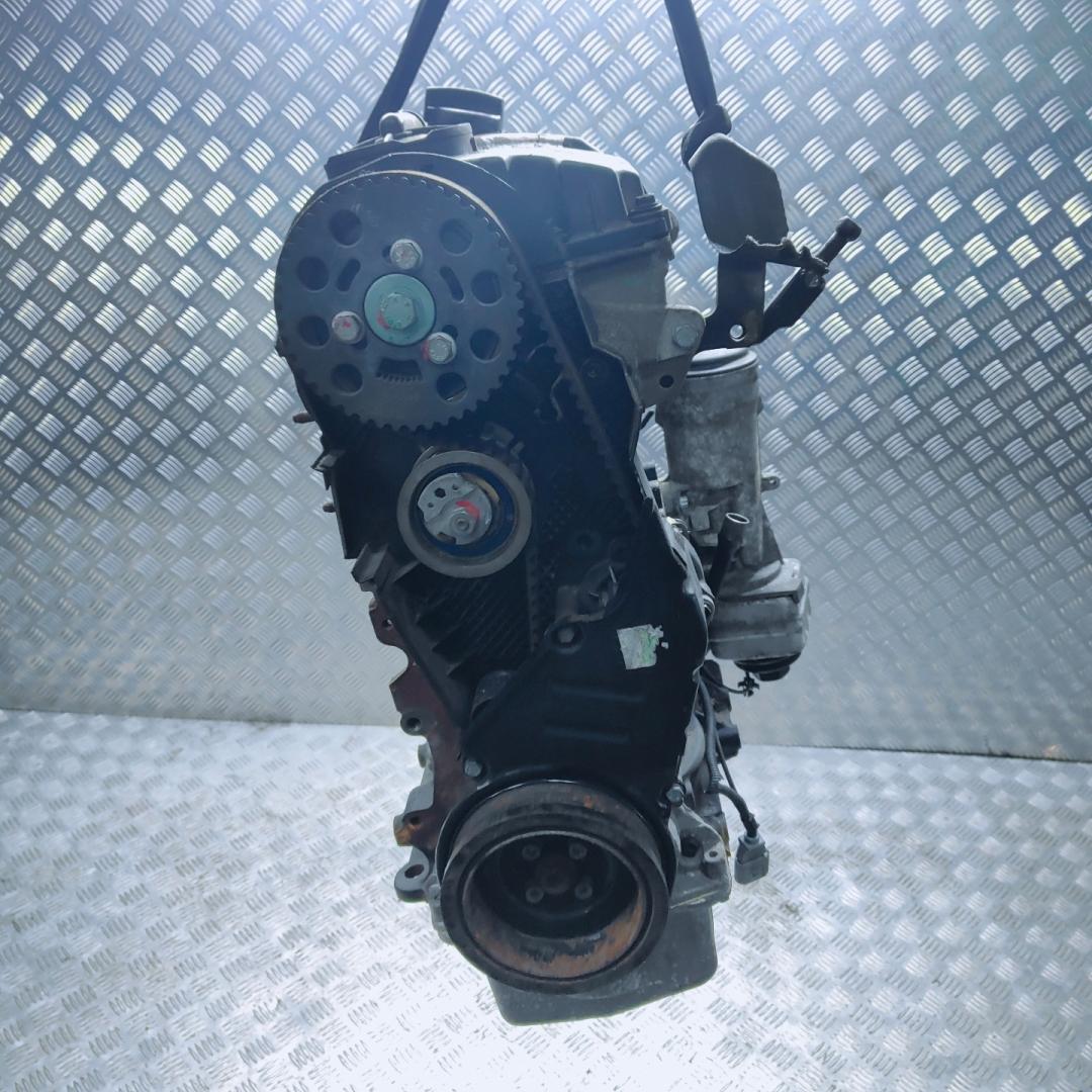 двигатель Volkswagen Transporter T5 2005, 1.9 л., TDi, AXC, дизель, МКПП, передний привод, AXB, AXC - фото №1