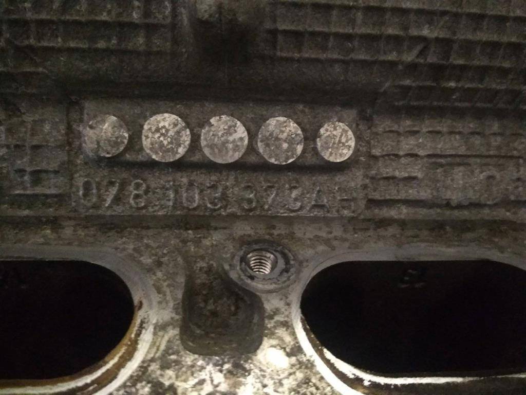 головка блока цилиндров Audi A6 4B/C5 1999, 2.8 л., i, бензин, 078103373AH - фото №1
