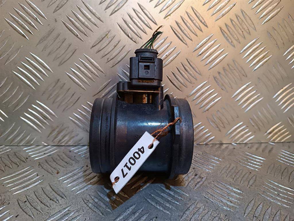 расходомер воздуха Audi A4 B6 2002, 3.0 л., i, бензин, 06C133471A - фото №1