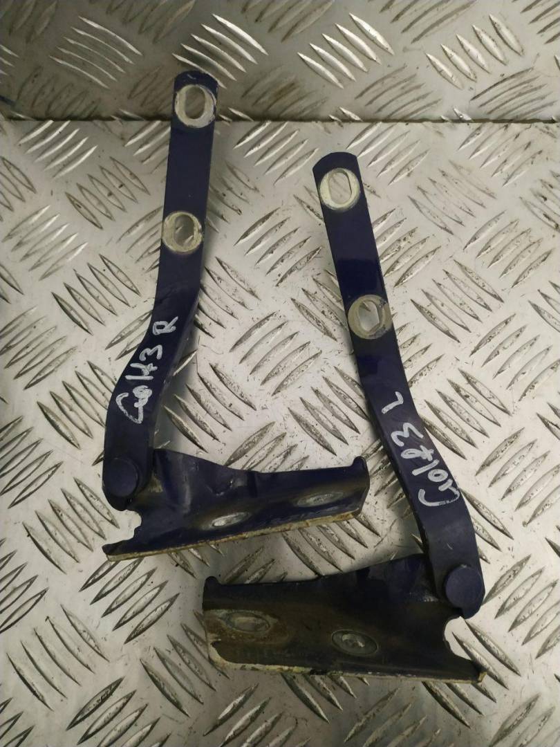 петля капота Volkswagen Golf 3 поколение 1995, 1H0823302 - фото №1