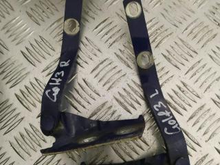 петля капота Volkswagen Golf 3 поколение 1995, 1H0823302