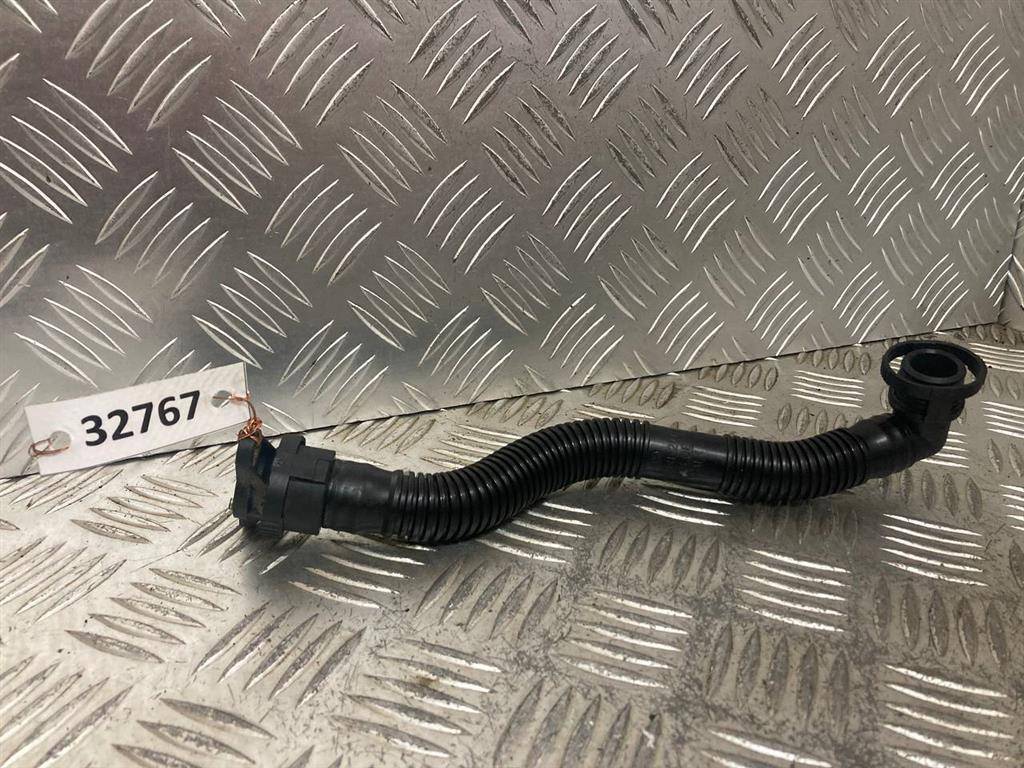 патрубок вентиляции картера Audi A3 8L 1999, 1.6 л., i, бензин, 06A131127H - фото №1