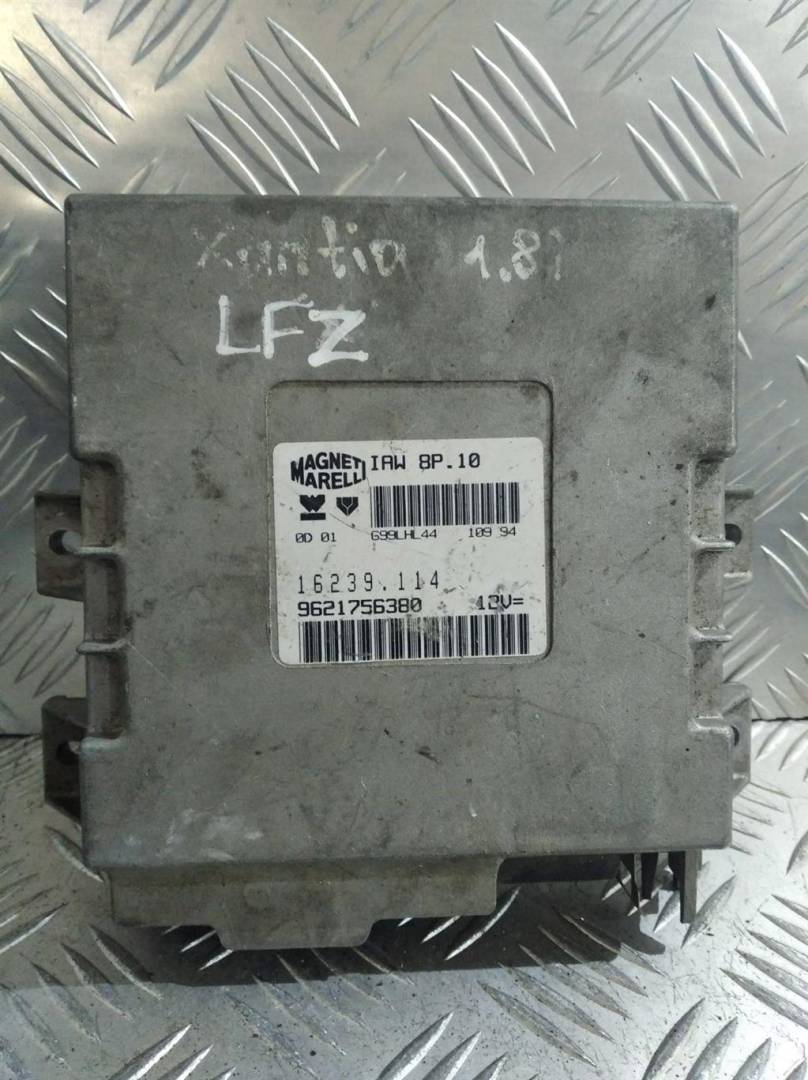 блок управления двигателем Citroen Xantia 1 поколение 1996, 1.8 л., i, бензин, 9621756380 - фото №1