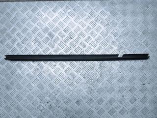 Уплотнитель стекла Volkswagen Passat B7 2013, 1.6 л., TDi, CAYC, дизель, серебристый, седан, передний привод, правый руль, 3AE839471B