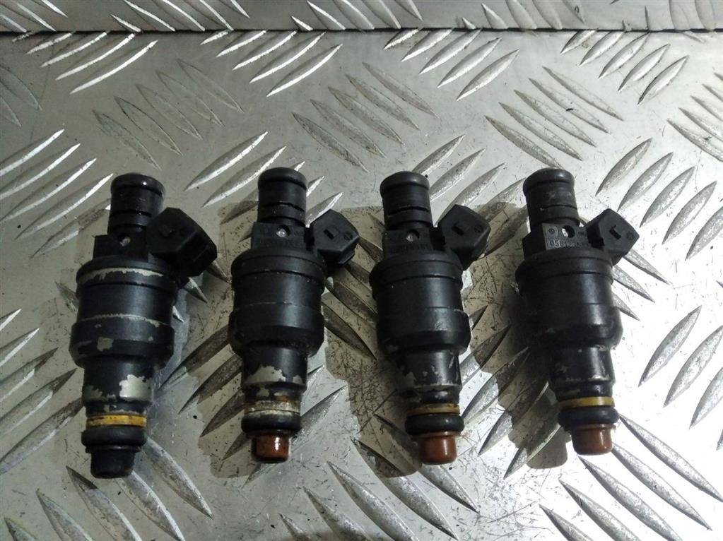 форсунка Audi A4 B5 1998, 1.8 л., i, бензин, 0280150444, 058133551A - фото №1