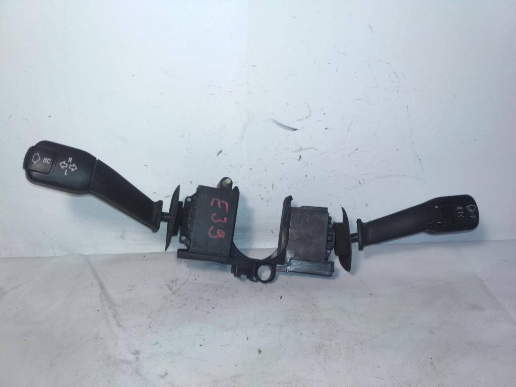 переключатель подрулевой (стрекоза) BMW 5 серия E39 1997, 8360879, 8352172 - фото №1