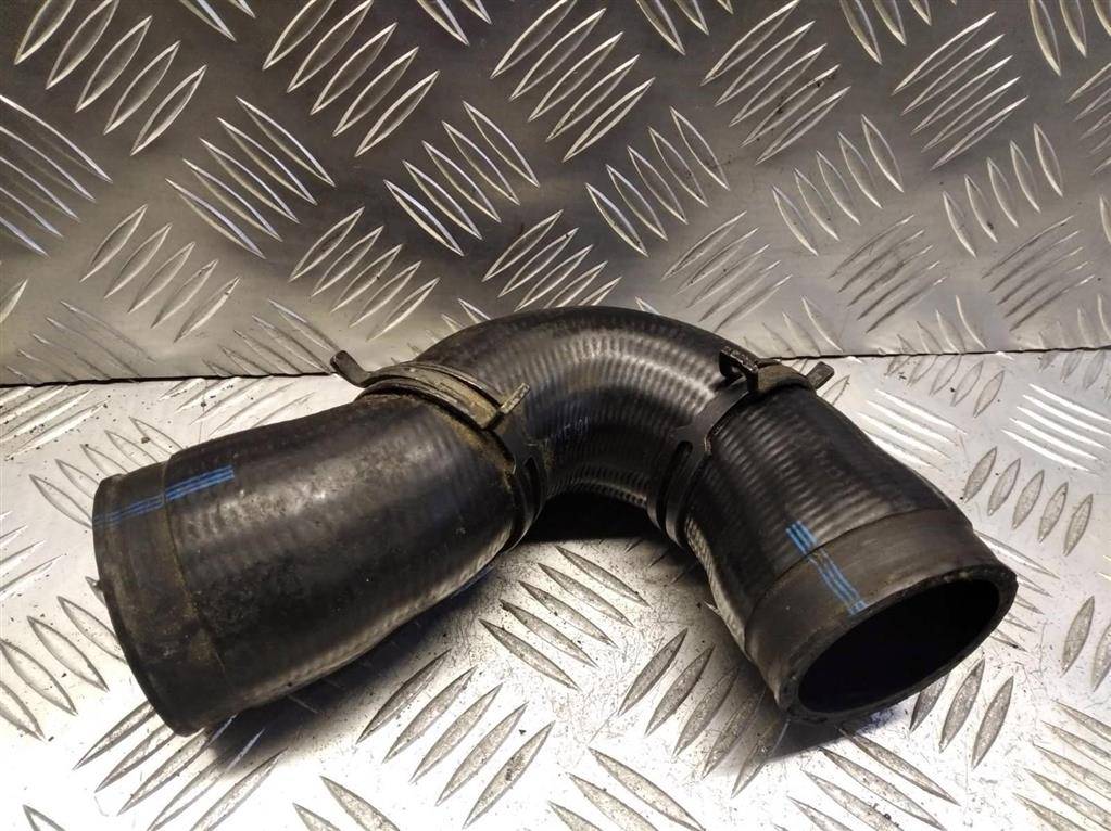 патрубок интеркулера Volkswagen Golf 4 поколение 1999, 1.9 л., TDi, дизель, 1J0145838B - фото №1