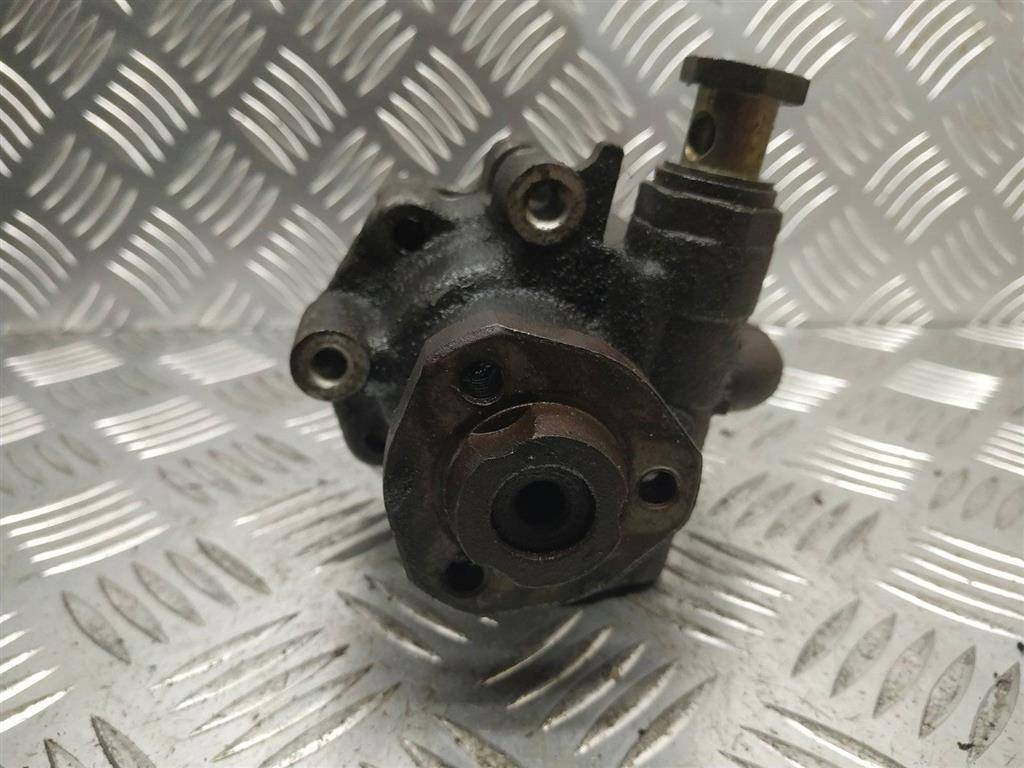 насос гидроусилителя руля Volkswagen Bora 1 поколение 1999, 1.6 л., i, бензин, 1J0422154A - фото №1