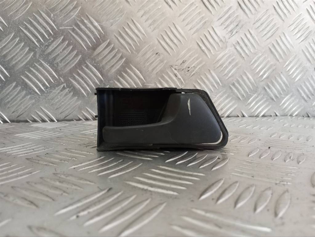 ручка внутренняя передняя правая Volkswagen Golf 3 поколение 1992, 1H0837236 - фото №1