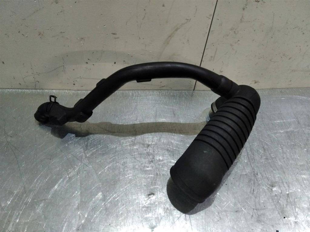 патрубок воздушного фильтра Volkswagen Passat B5 1999, 1.9 л., TDi, дизель, 8D0129615C, 028103493AG - фото №1