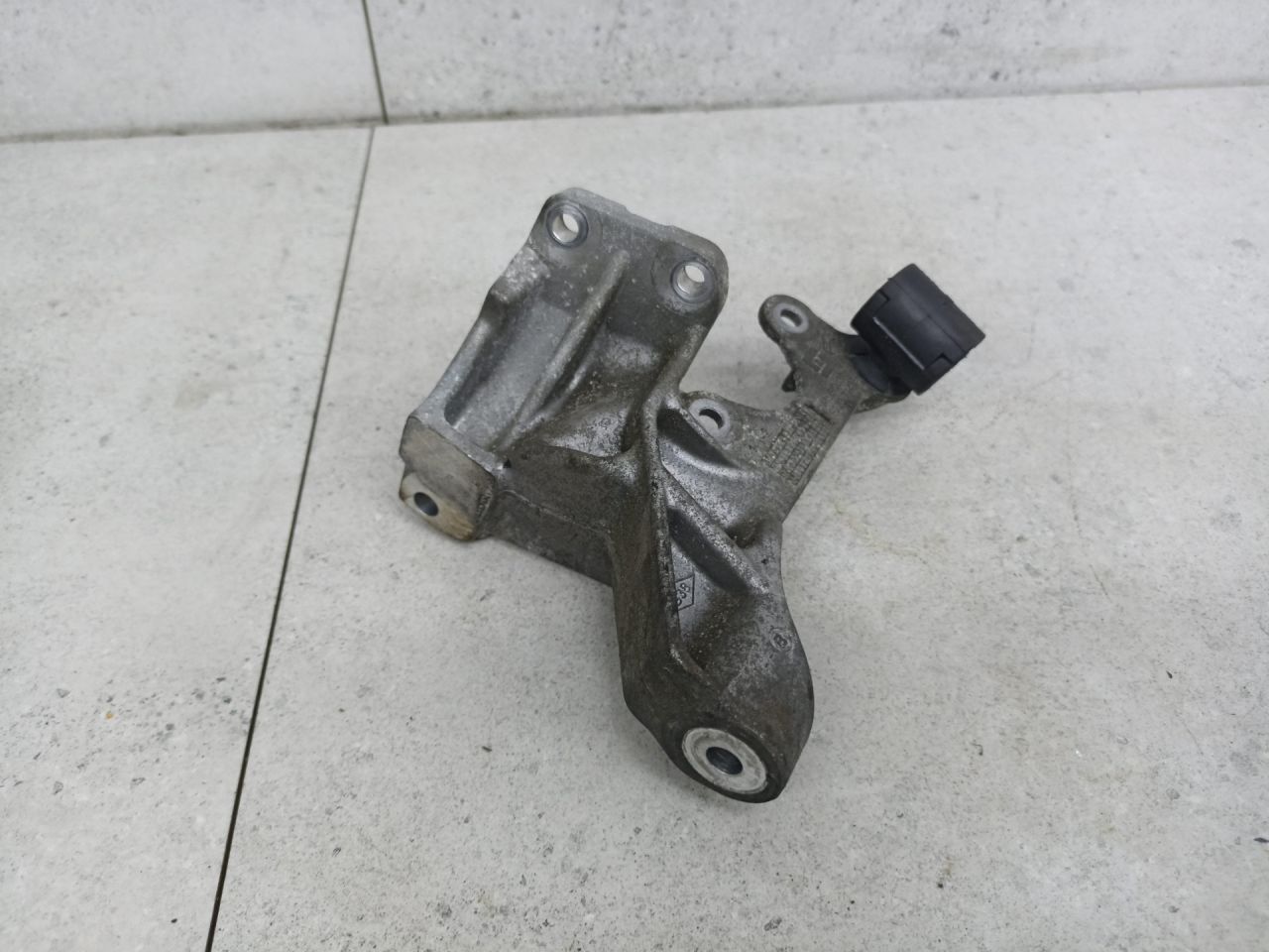 кронштейн (крепление) Renault Master 3 поколение 2014, 922371418R - фото №1