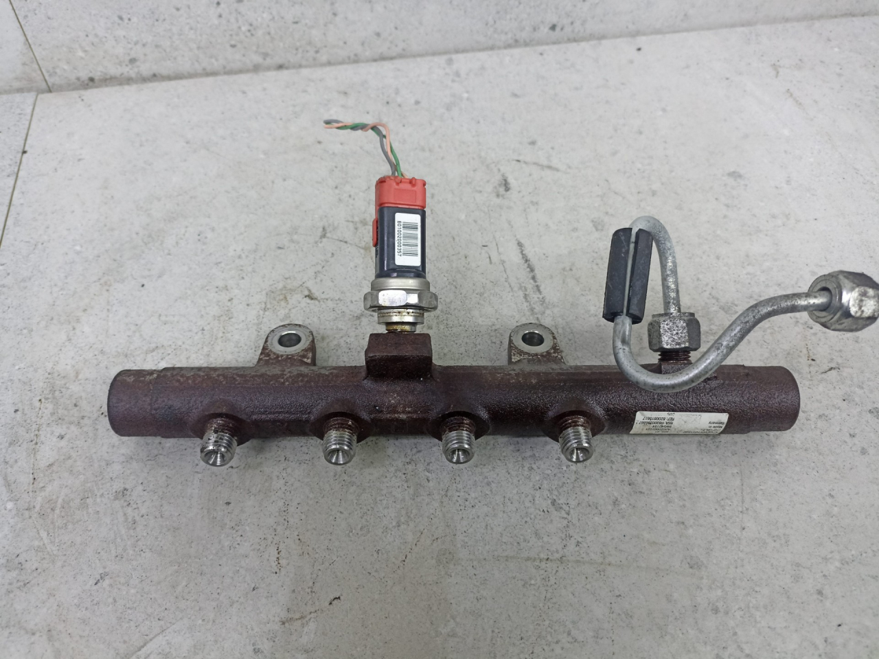 топливная рампа Renault Megane 3 поколение 2012, 8200815617 - фото №1