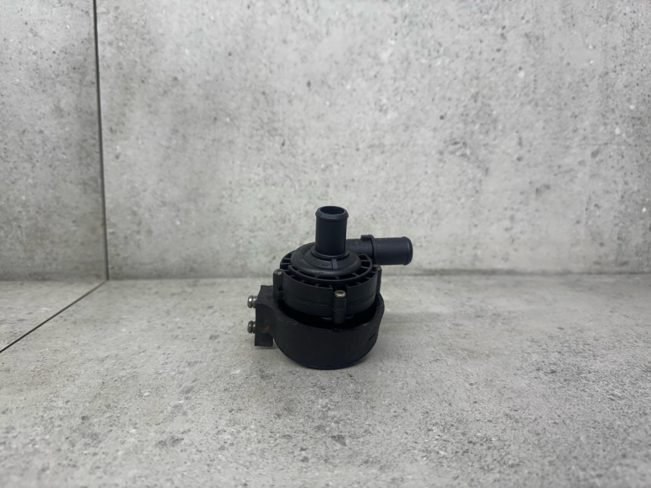 помпа Mercedes-Benz C-Класс W204/S204 (2006 - 2011), A2048350364 - фото №1