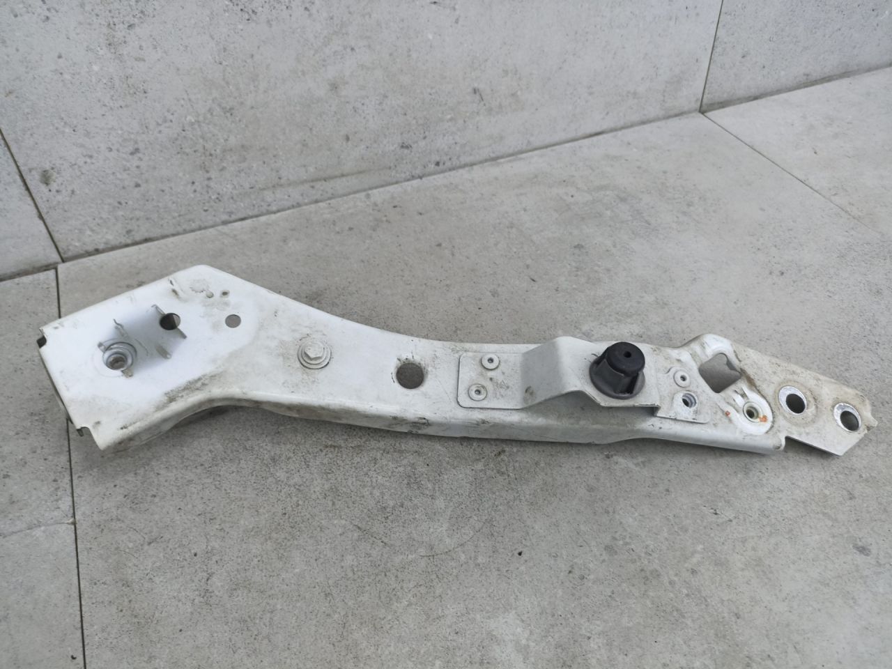 крепление фары правой Renault Megane 3 поколение 2011, 6418003D - фото №1