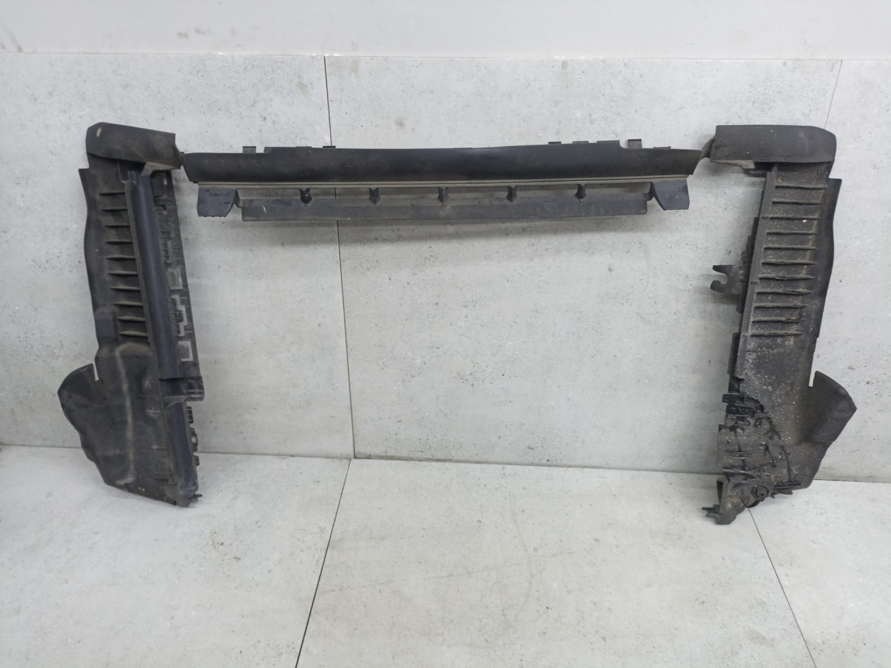 воздуховод (дефлектор) радиатора Mercedes-Benz GLC Coupe C253 2018, A2135050030 - фото №1