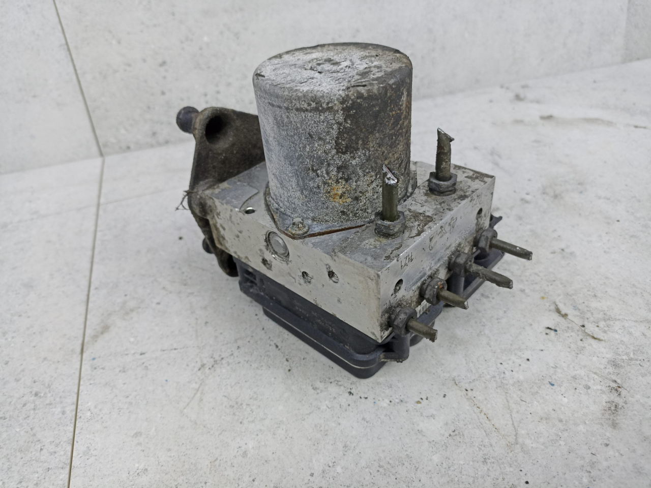 блок ABS Mercedes-Benz Vito W639 2007, A0014468989 - фото №1