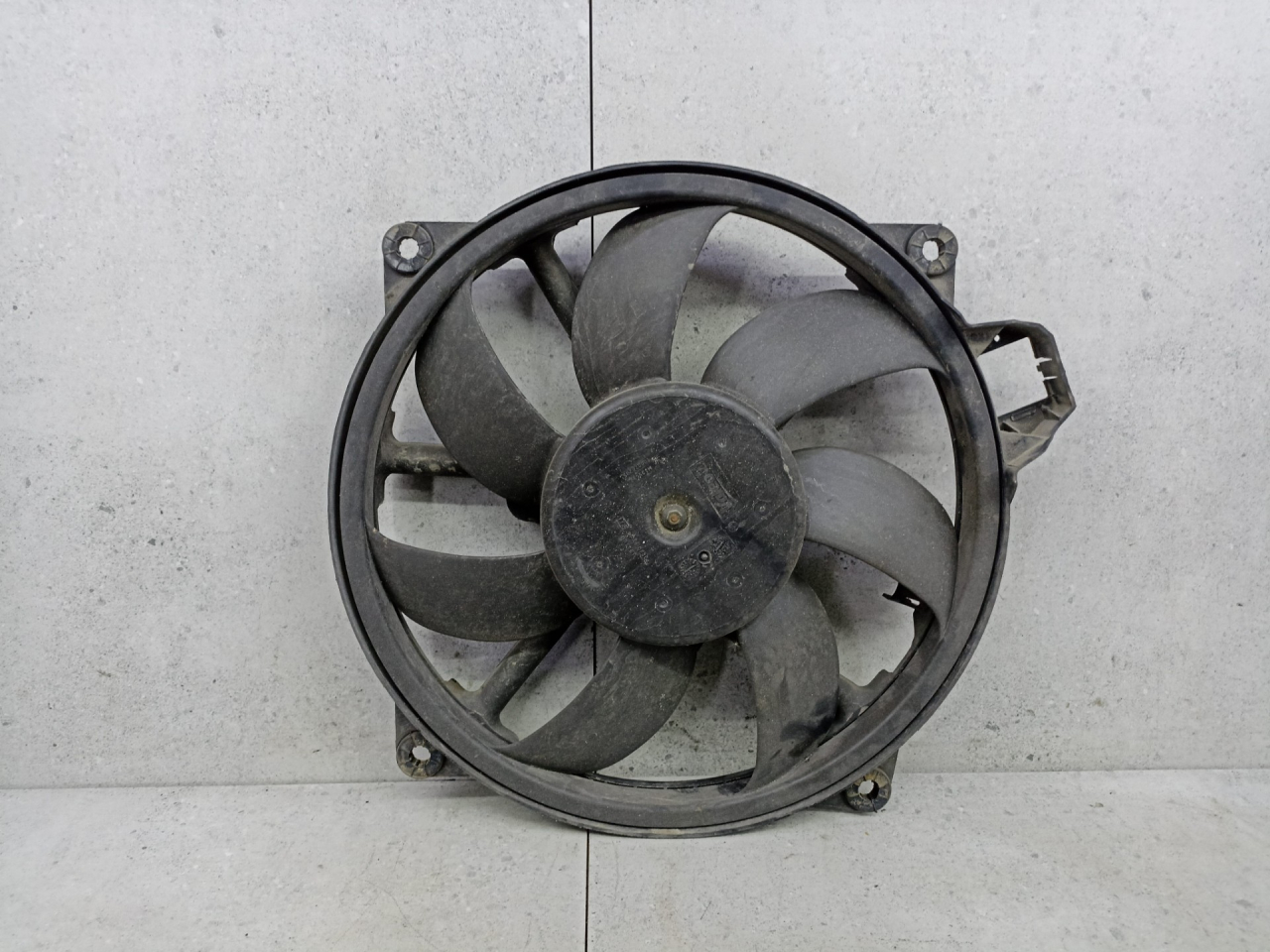 вентилятор радиатора Renault Megane 3 поколение 2012, 214810898R, 214819037R - фото №1