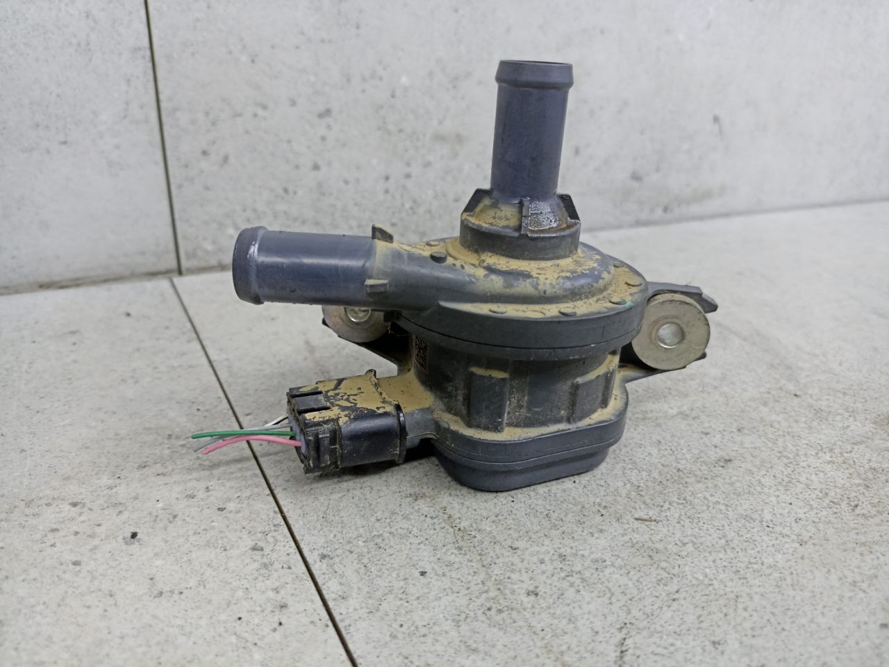 насос антифриза дополнительный Toyota Prius 4 поколение XW50 2019, G904047040 - фото №1