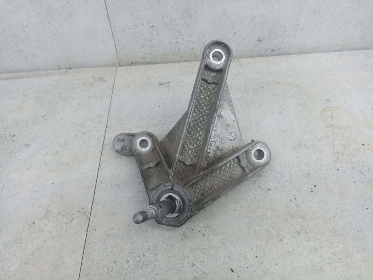 кронштейн двигателя Renault Logan 1 поколение 2009, 8200043084 - фото №1