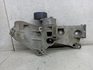 кронштейн генератора Renault Megane 2 поколение [рестайлинг] (2006 - 2012), 8200669494