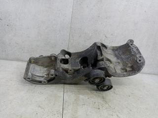 кронштейн генератора Renault Logan 1 поколение [рестайлинг] 2012, 8200325674