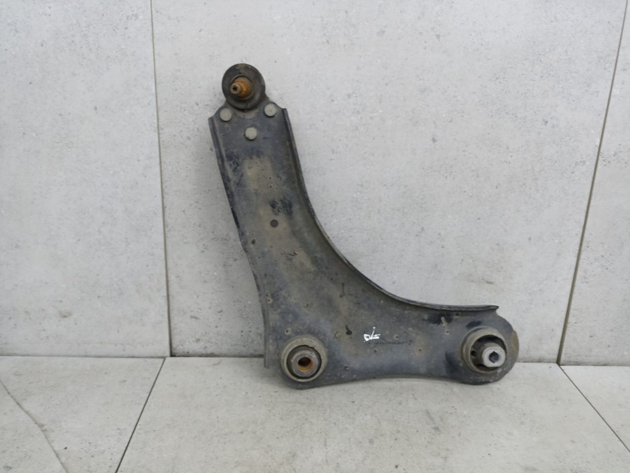 рычаг передний правый Renault Megane 3 поколение 2010, 545008682R - фото №1