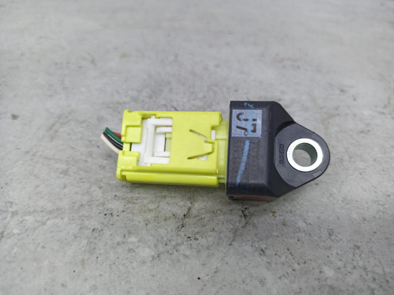 датчик удара Toyota C-HR 1 поколение AX10 2017, 89831F4020 - фото №1