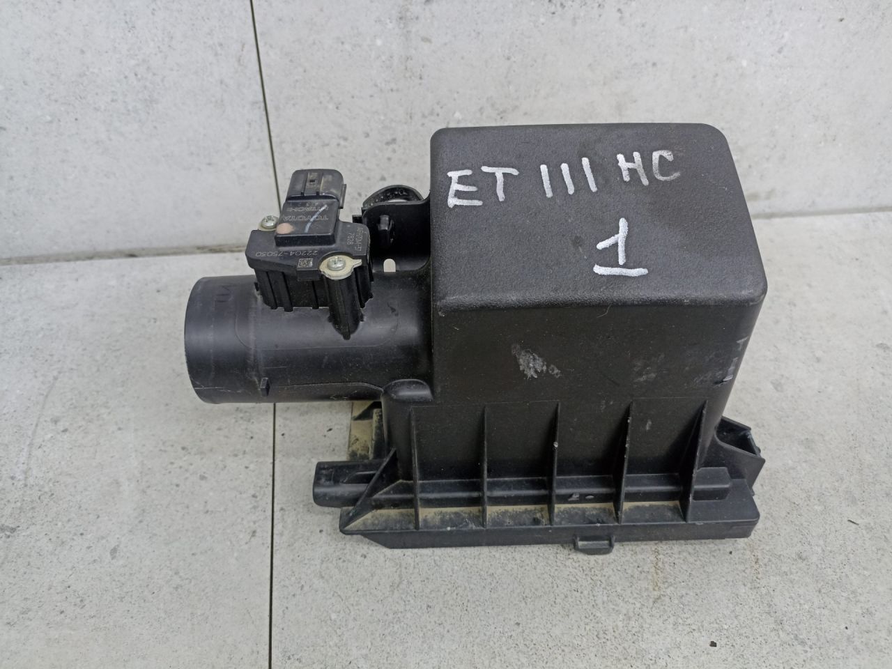 корпус воздушного фильтра Toyota C-HR 1 поколение AX10 2019, 177050T170, 2220475030 - фото №1