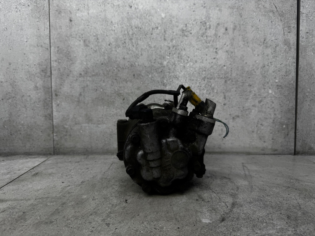 компрессор кондиционера Citroen C5 1 поколение (2000 - 2004), 9800840380 - фото №1