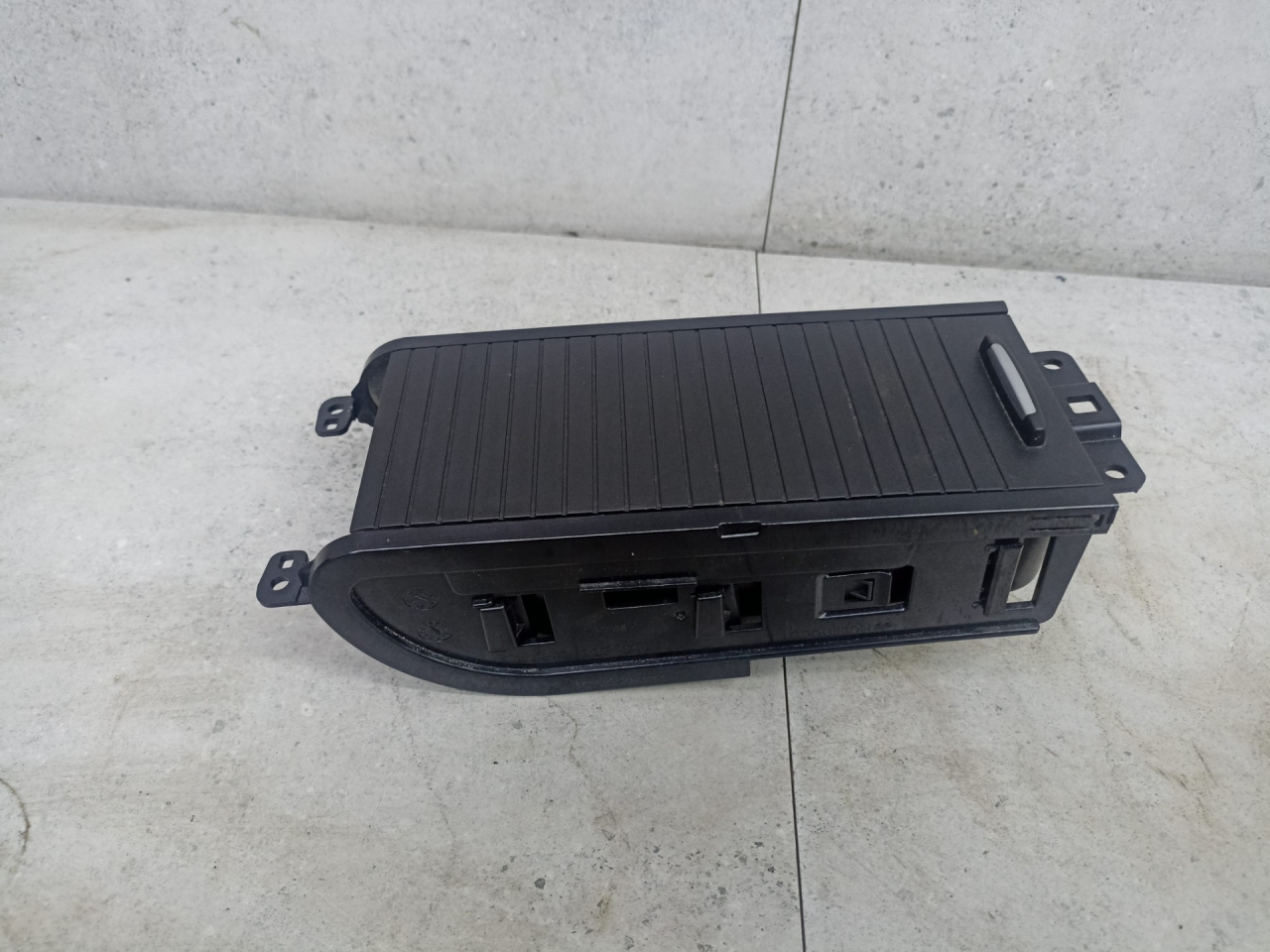 подстаканник Renault Megane 4 поколение 2018, 969121990R - фото №1