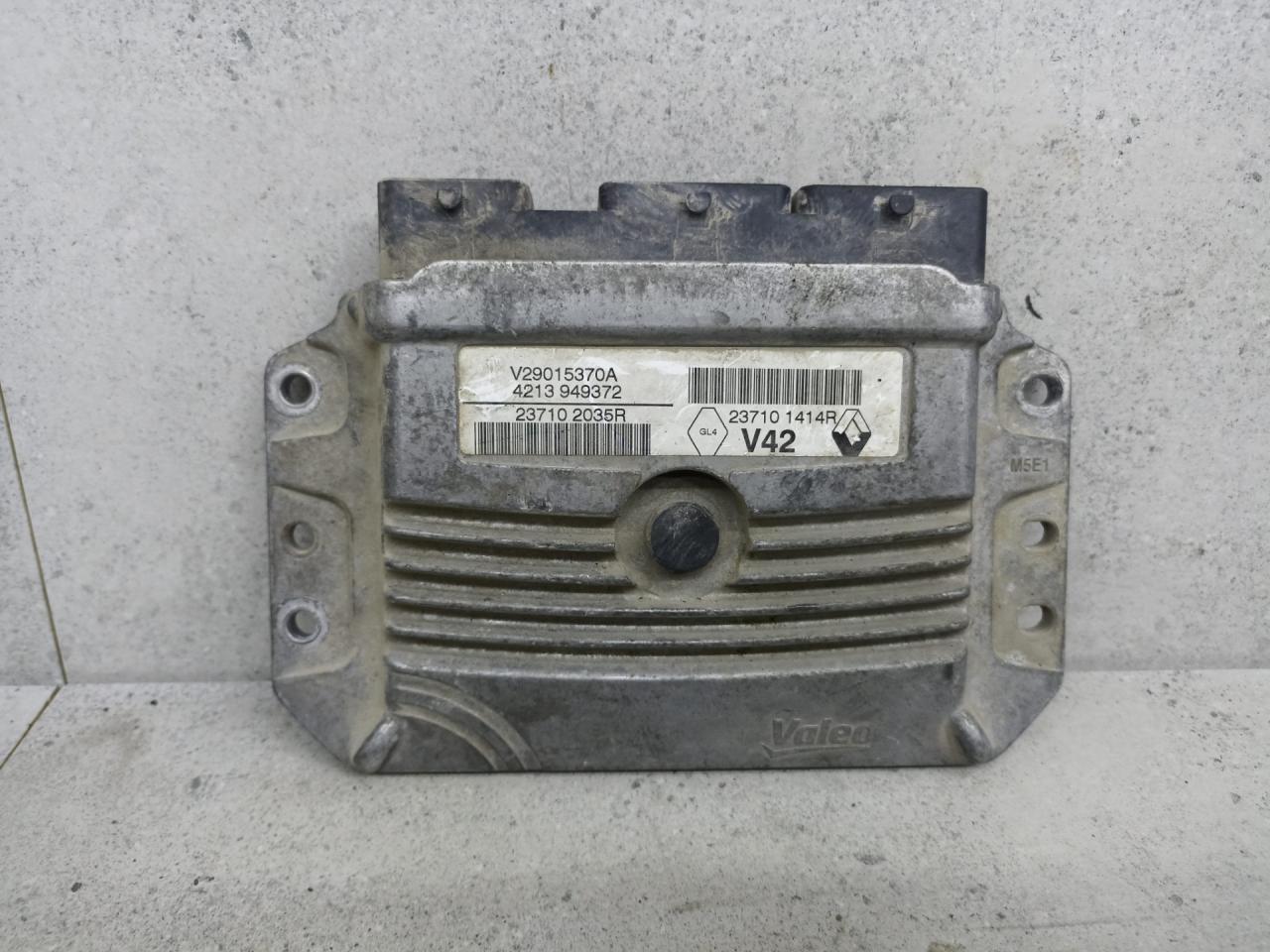 блок управления двигателем Renault Duster 1 поколение 2012, 237101414R, 237102035R - фото №1