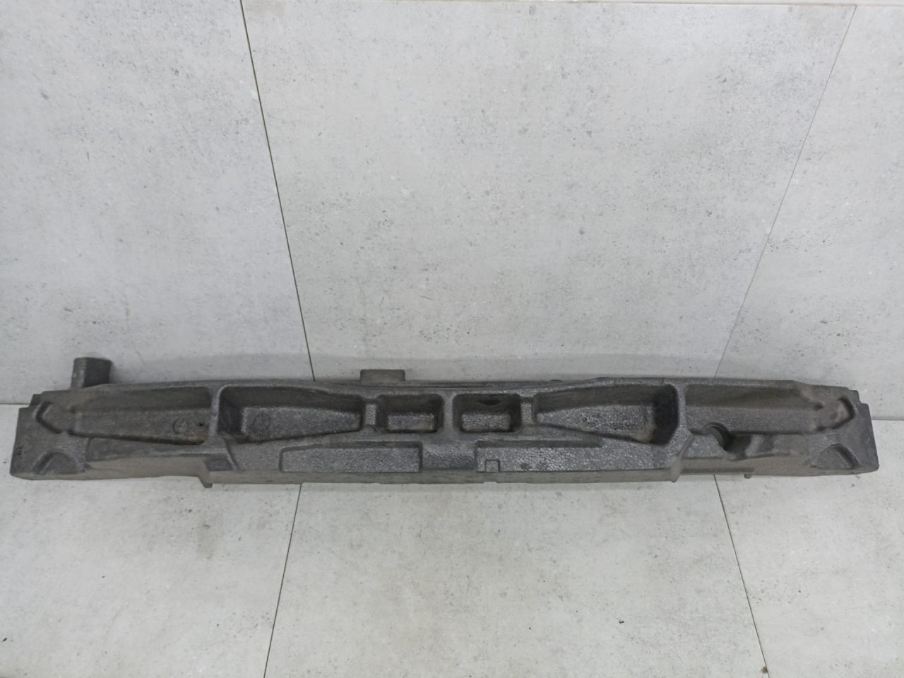 абсорбер бампера Renault Kadjar 1 поколение 2017, 620932882R - фото №1