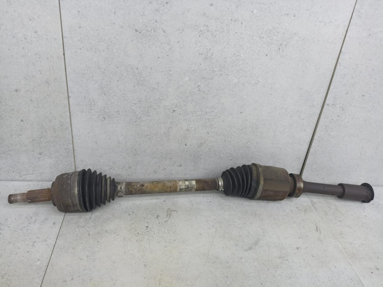полуось передняя правая (приводной вал, ШРУС) Renault Duster 1 поколение 2010, 391004855R - фото №1