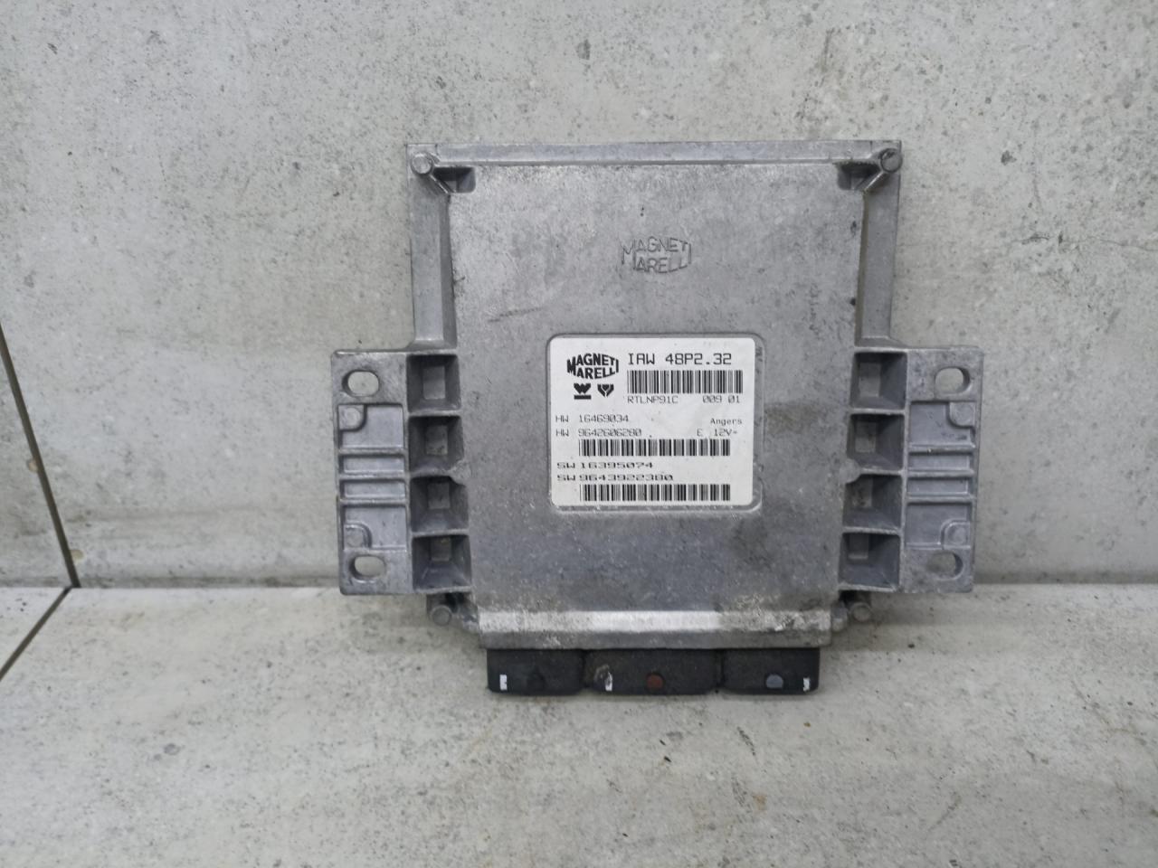 блок управления двигателем Citroen C5 1 поколение (2000 - 2004), 9642606280, 9643922380 - фото №1