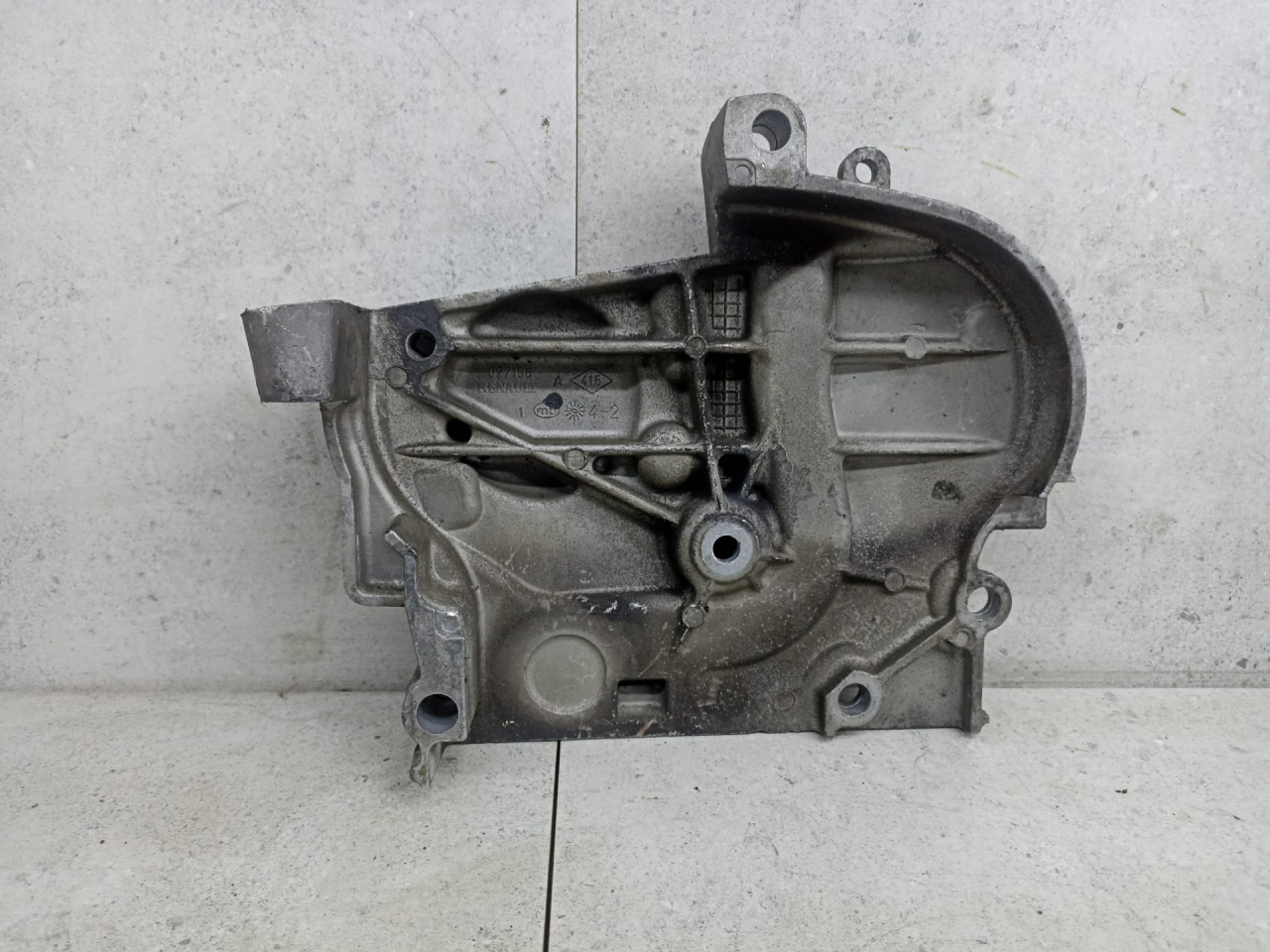 защита (кожух) ремня ГРМ Renault Megane 2 поколение 2006, 8200027196 - фото №1