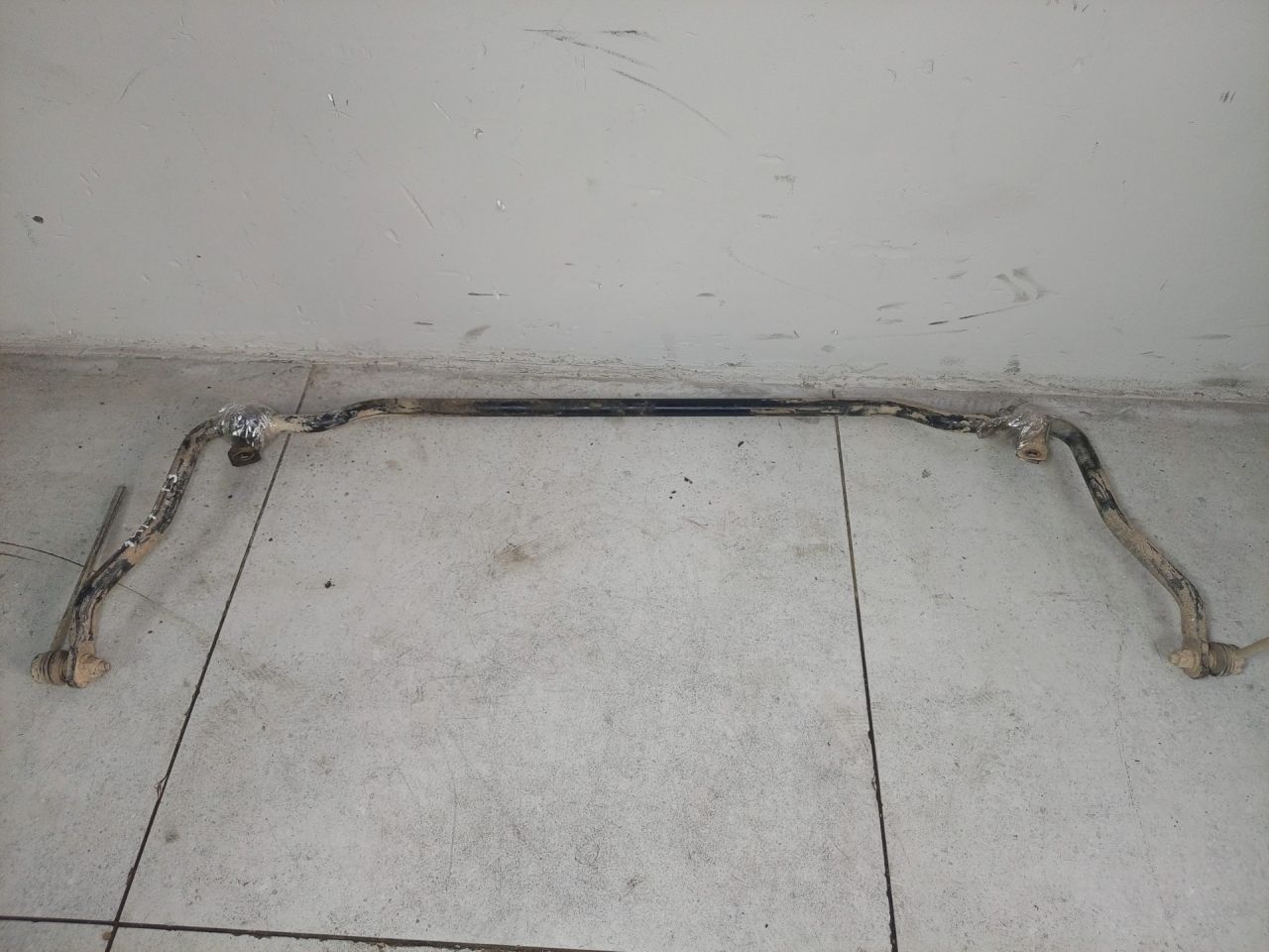 стабилизатор подвески передний Renault Duster 1 поколение 2012, 546114265R - фото №1