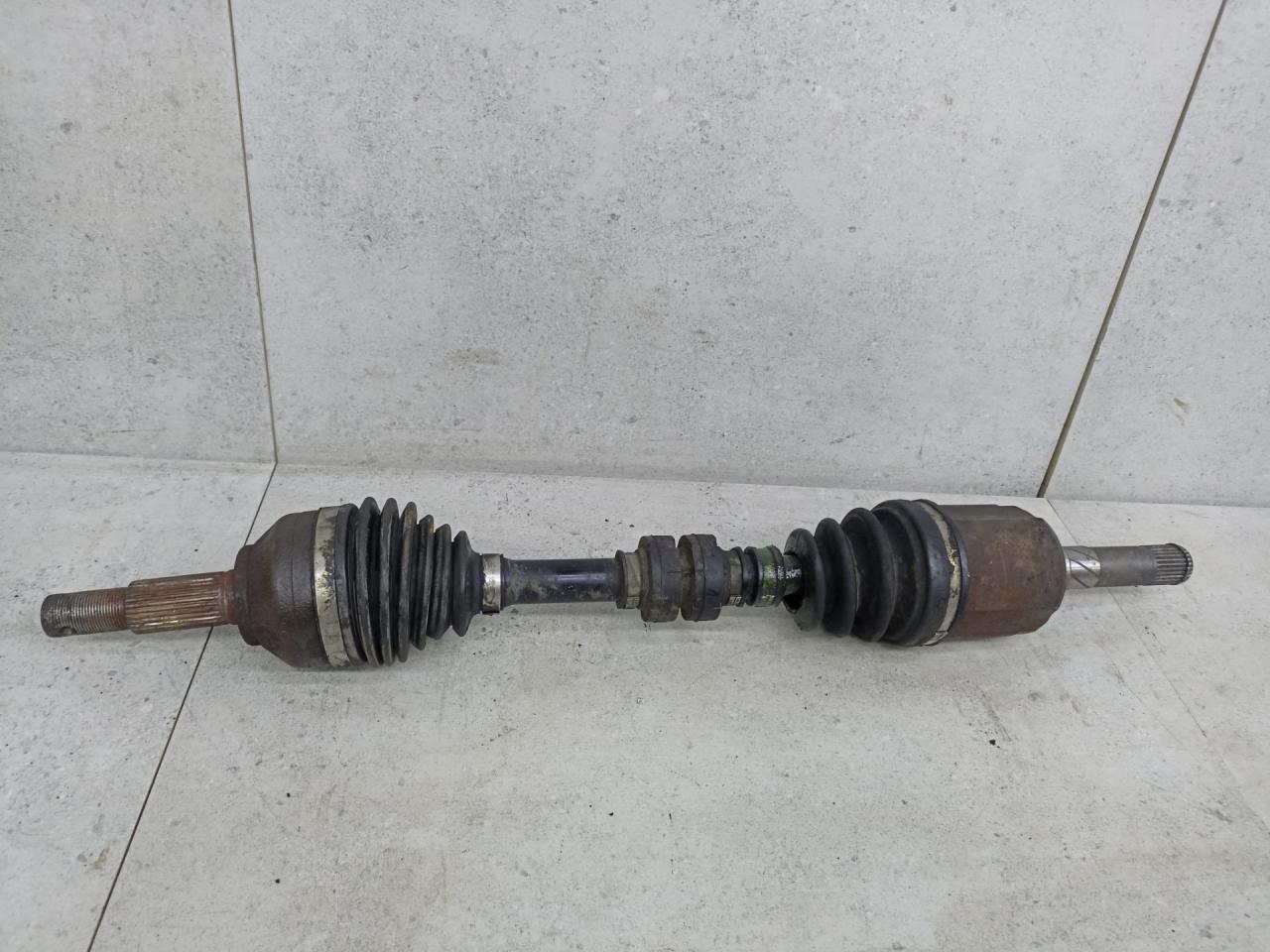 полуось передняя левая (приводной вал, ШРУС) Nissan X-Trail T31 2011, 39101JG04C - фото №1