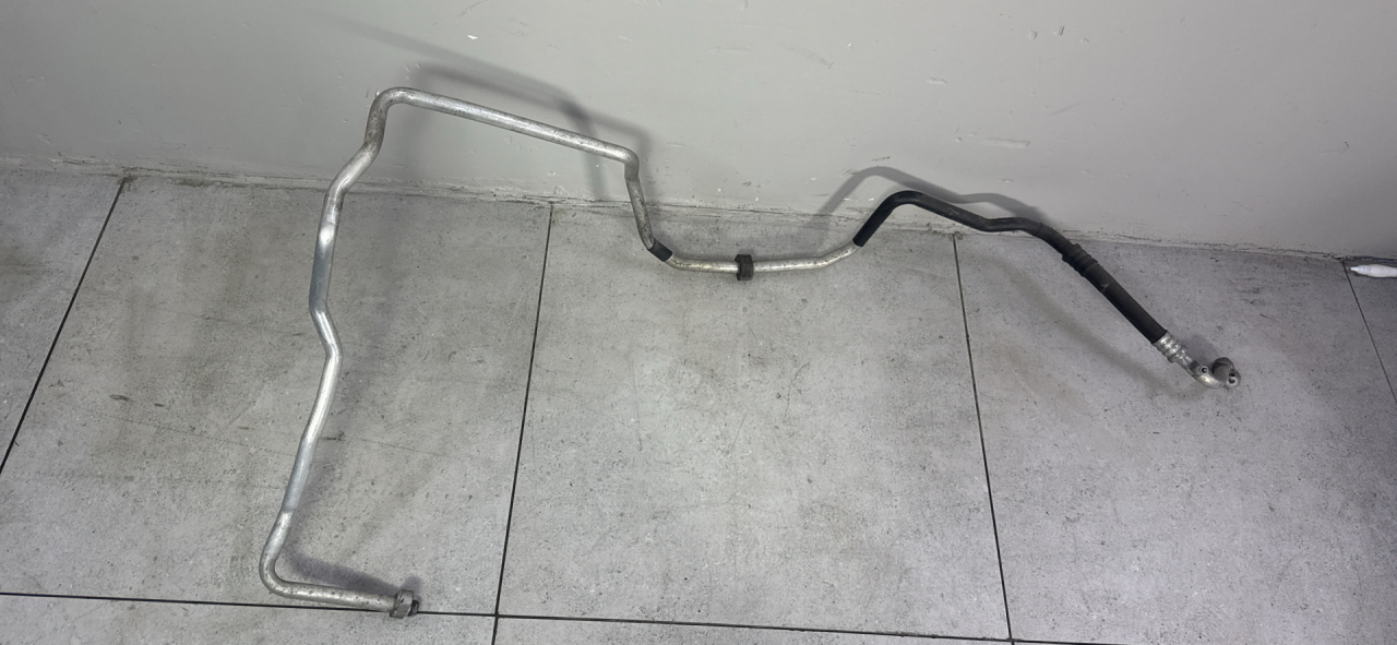 трубка кондиционера Volkswagen Transporter T5 (2003 - 2009), 7H2820743G - фото №1