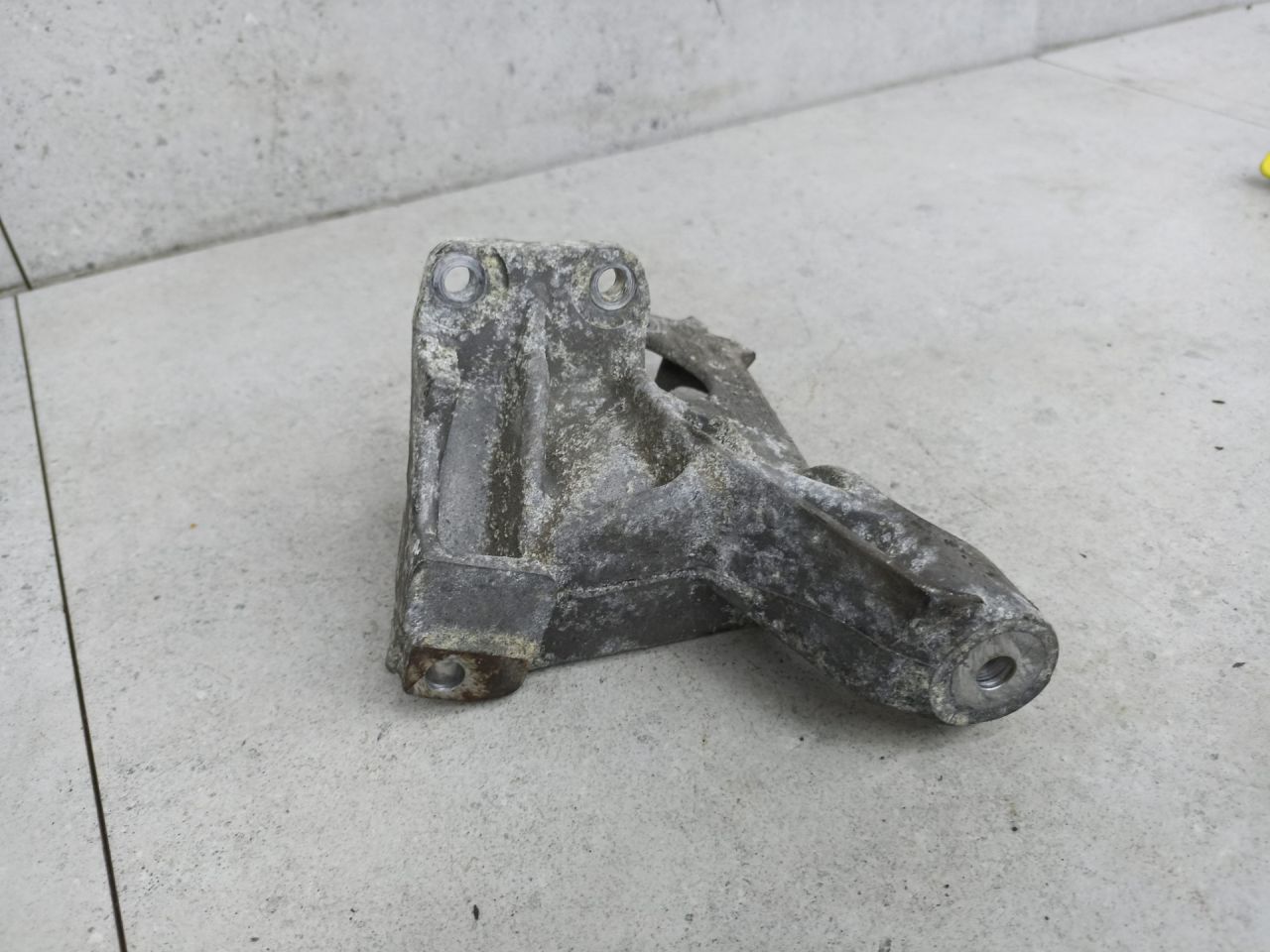 кронштейн (крепление) Renault Master 3 поколение 2014, 922371418R - фото №1