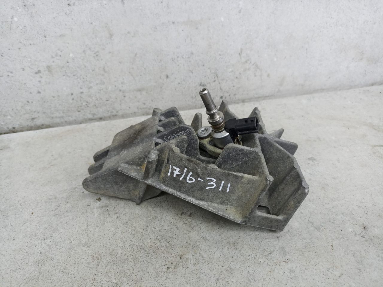 форсунка Renault Megane 3 поколение 2012, 8200769153, 8200771226 - фото №1