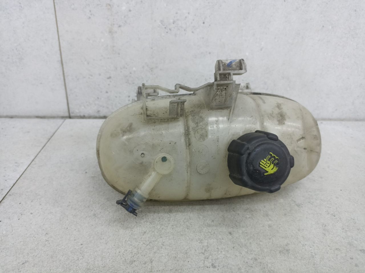 бачок расширительный Renault Trafic 3 поколение 2014, 217101893R - фото №1