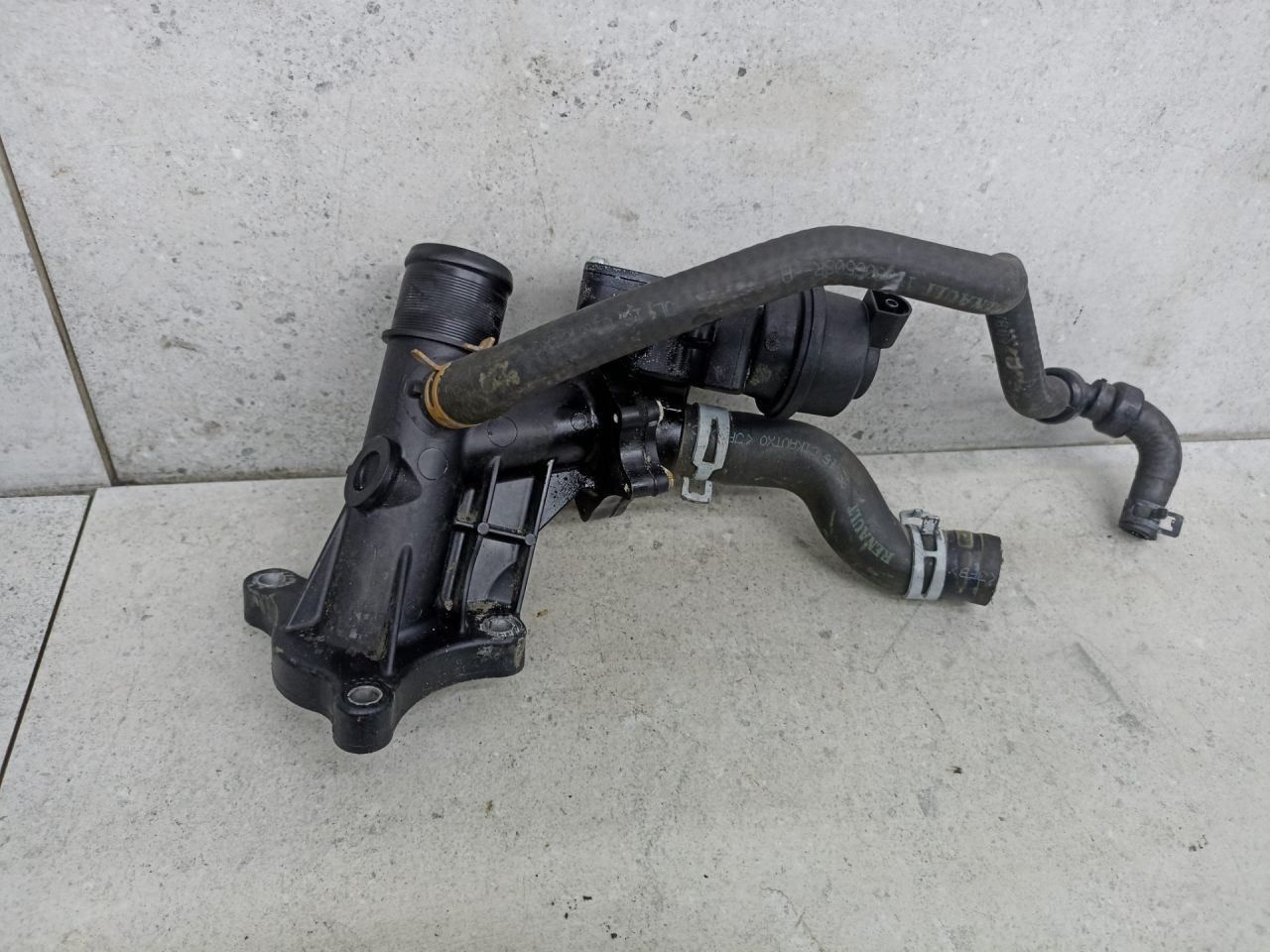 фланец (тройник) системы охлаждения Renault Trafic 3 поколение 2016, 1.6 л., R9M 452, дизель, 110600686R - фото №1